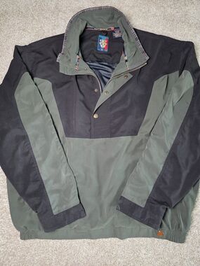 Sunice Two-Tone Pullover Jacket in Dark Green & Black